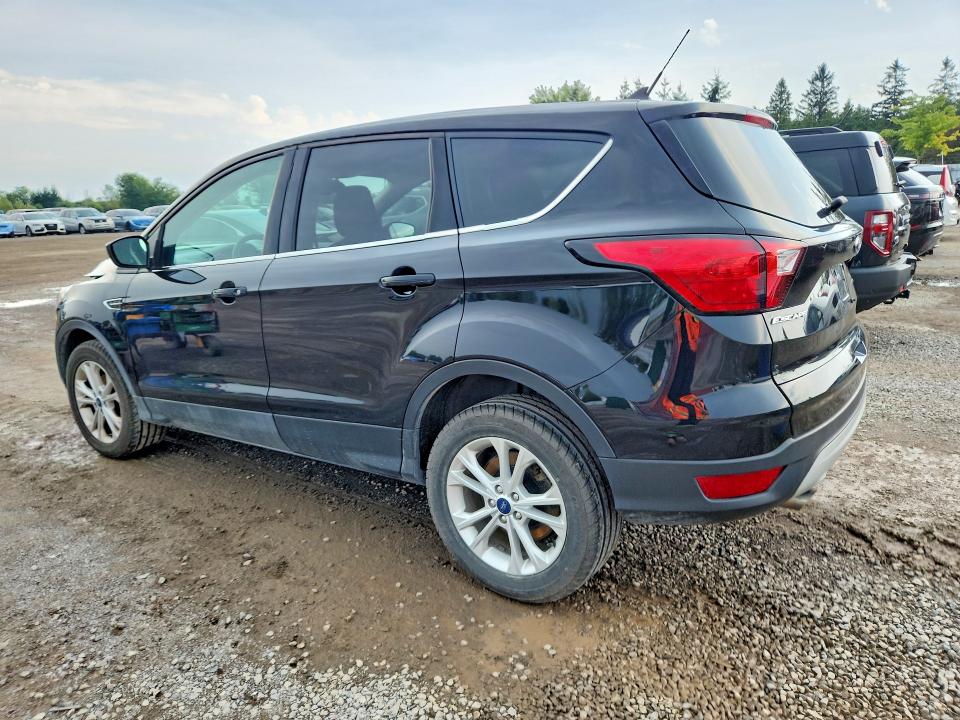 Photo 2 from auction – 2019 FORD ESCAPE with VIN 1FMCU0GD8KUB68972