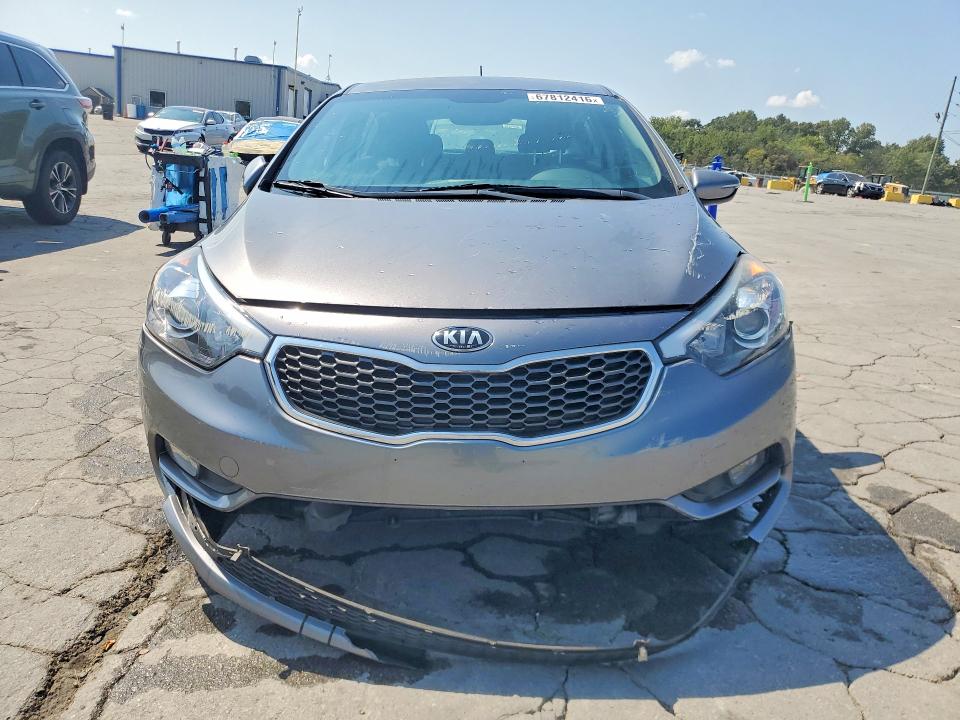 Photo 5 from auction – 2016 KIA FORTE5 with VIN KNAFK5A87G5648919