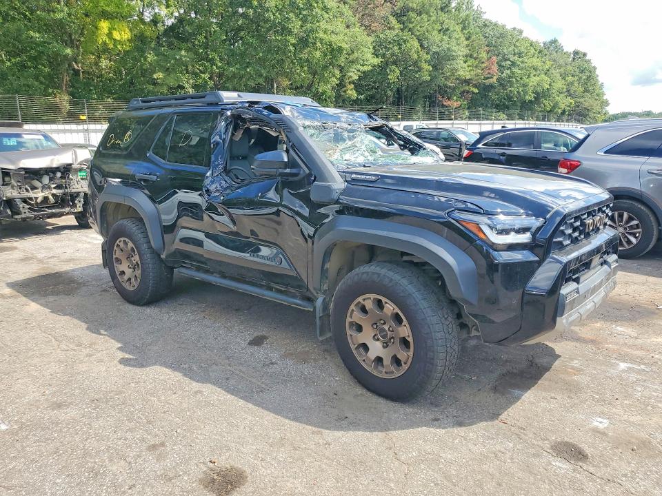 Photo 4 from auction – 2025 TOYOTA 4RUNNER with VIN JTEVB5BR5S5017015