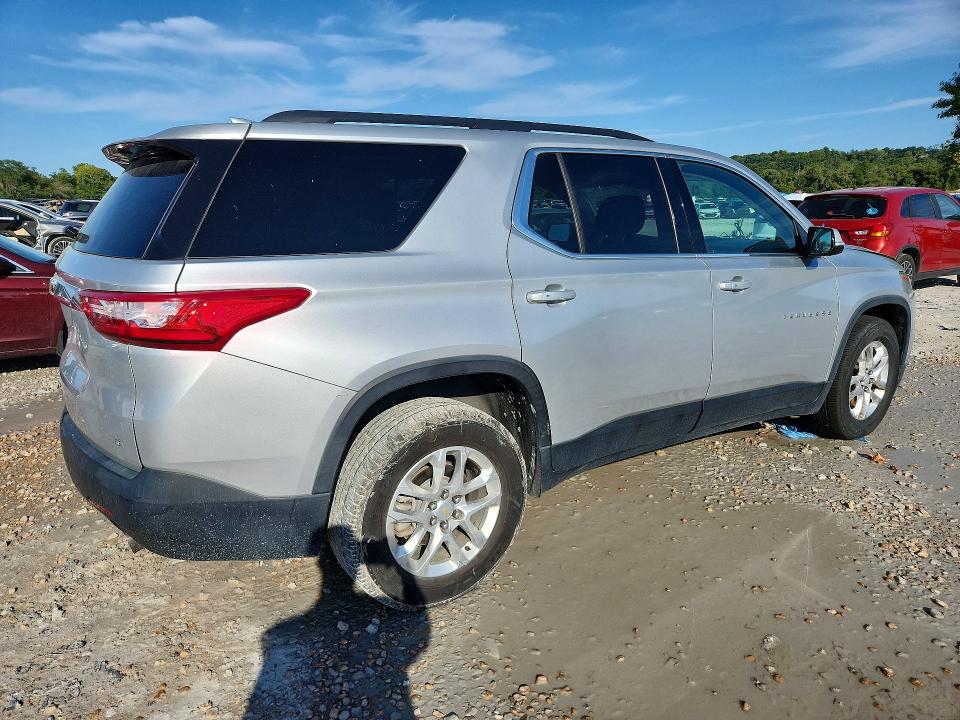 Снимка 3 от търг – 2019 CHEVROLET TRAVERSE с VIN 1GNERGKWXKJ245897
