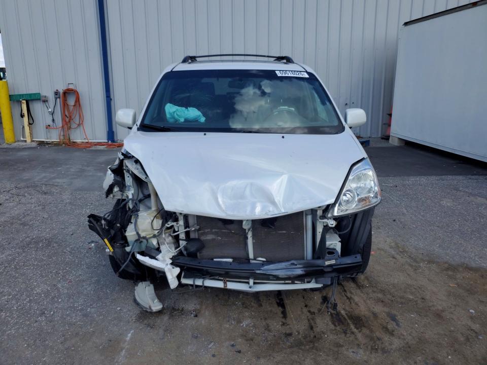 Photo 5 from auction – 2004 TOYOTA SIENNA with VIN 5TDZA22C94S136217