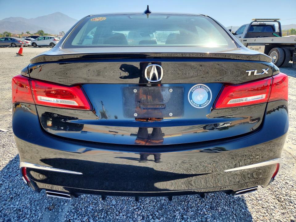 Photo 6 from auction – 2018 ACURA TLX with VIN 19UUB2F55JA003967