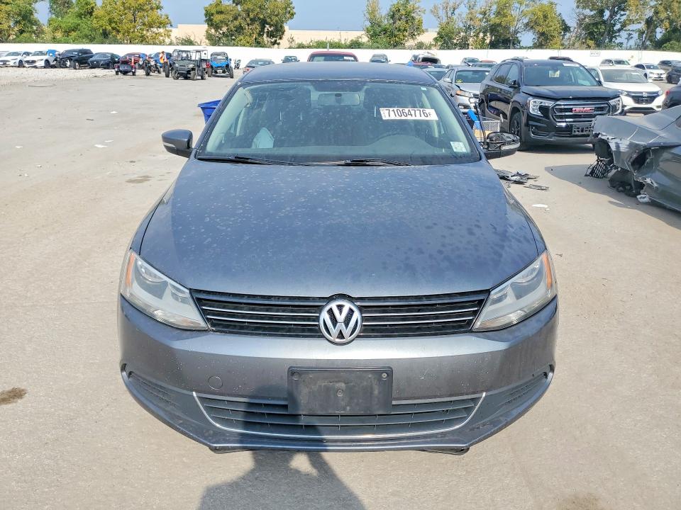 Снимка 5 от търг – 2013 VOLKSWAGEN JETTA с VIN 3VW3L7AJXDM285102