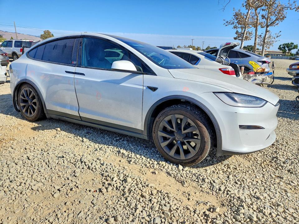 Foto 4 de la subasta – 2022 TESLA MODEL X con VIN 7SAXCDE52NF351358