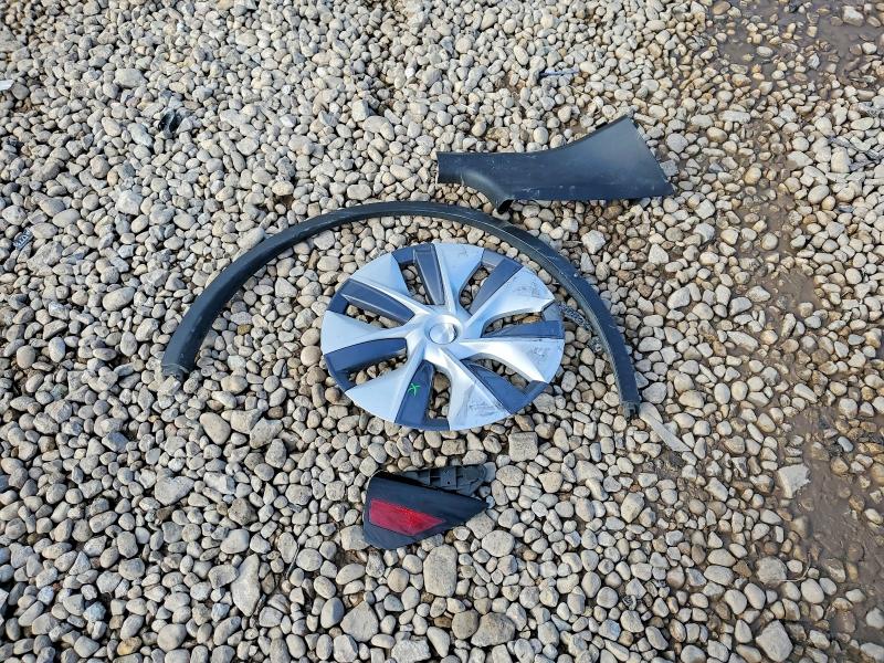 Foto 13 de la subasta – 2022 TESLA MODEL Y con VIN 7SAYGDEE6NF451472