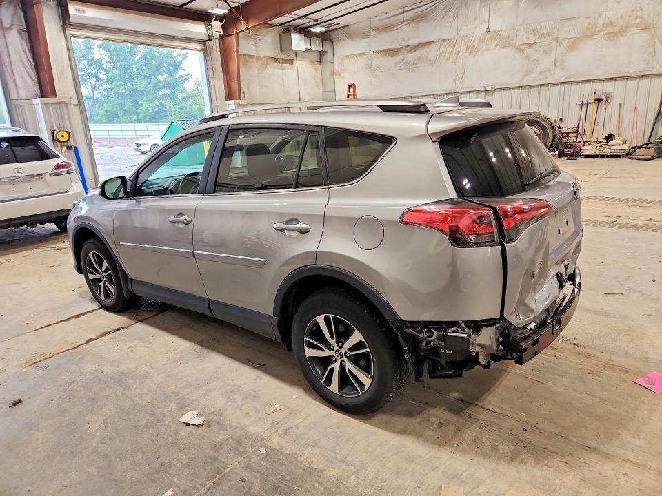 Photo 2 from auction – 2017 TOYOTA RAV4 with VIN 2T3RFREVXHW559528