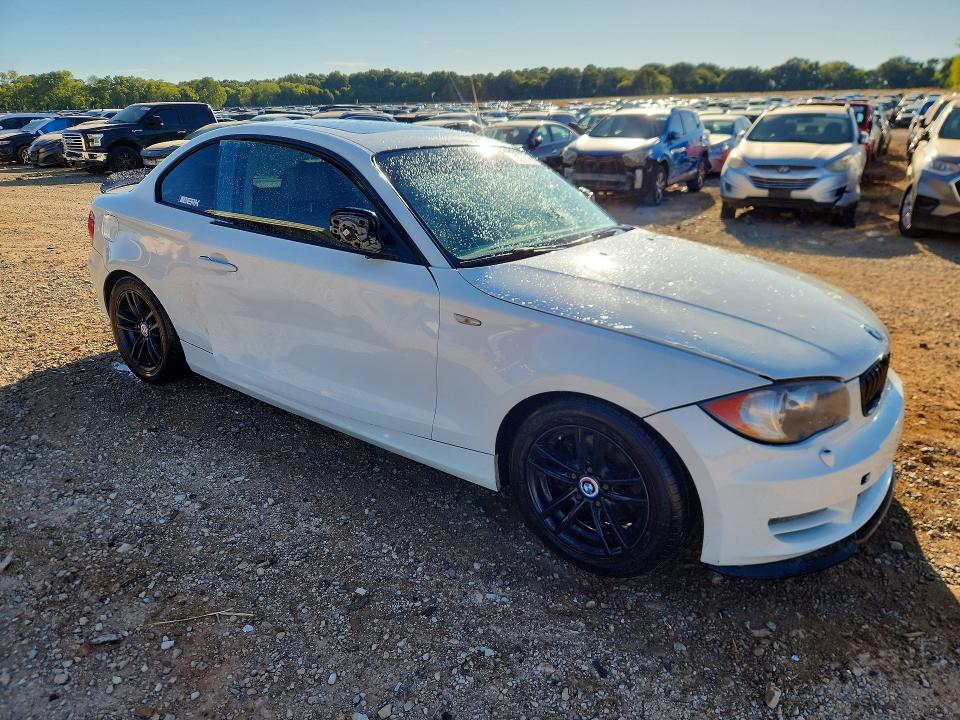 صورة رقم 4 من المزاد - 2010 BMW 128 مع VIN WBAUP9C51AVF49400
