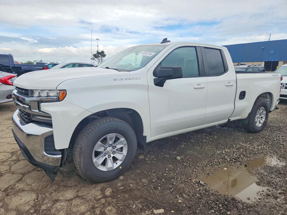 CHEVROLET SILVERADO 2020 with VIN 1GCRYDED0LZ111148 - Photo from auction