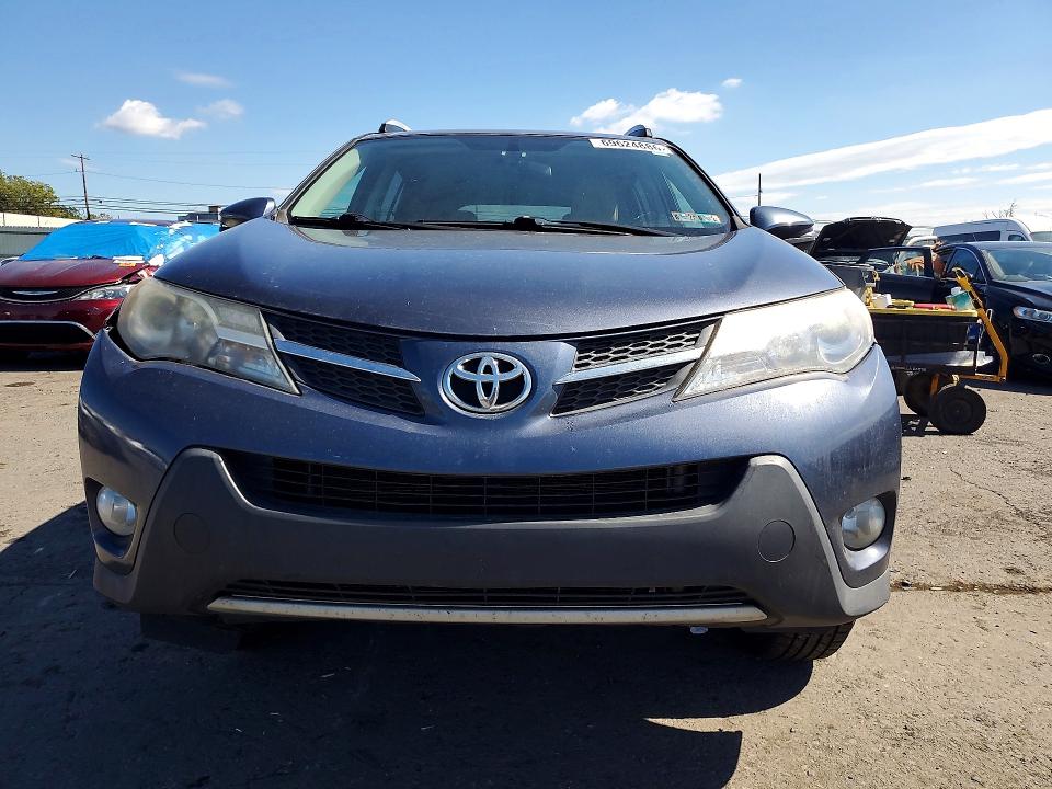 Photo 5 from auction – 2014 TOYOTA RAV4 with VIN 2T3RFREV5EW185910