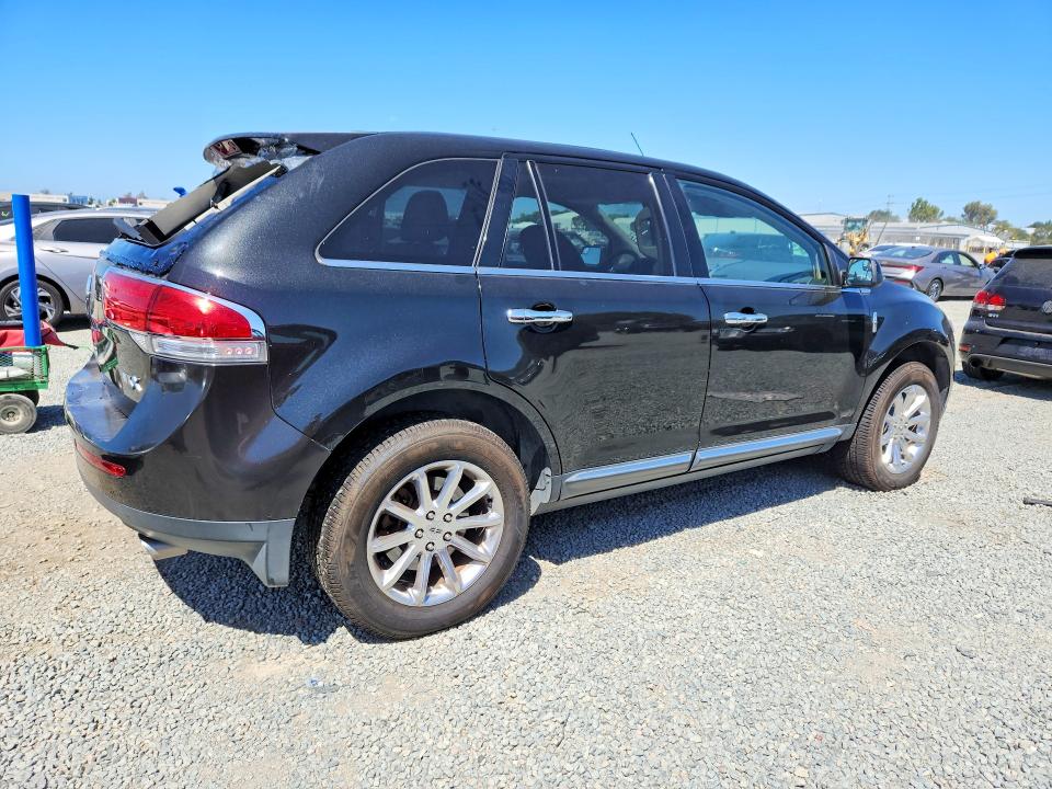 Photo 3 from auction – 2011 LINCOLN MKX with VIN 2LMDJ6JK7BBJ23393