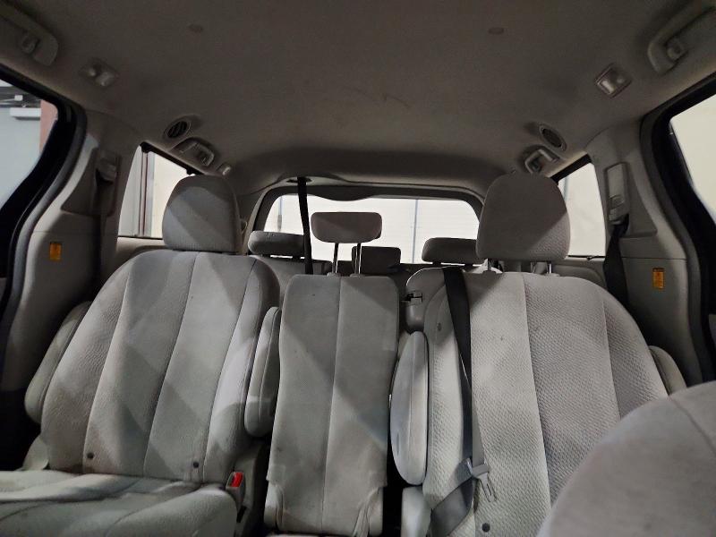 Photo 10 from auction – 2011 TOYOTA SIENNA with VIN 5TDKK3DC8BS086179