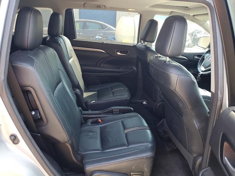Photo 11 from auction – 2017 TOYOTA HIGHLANDER with VIN 5TDJZRFH4HS416301