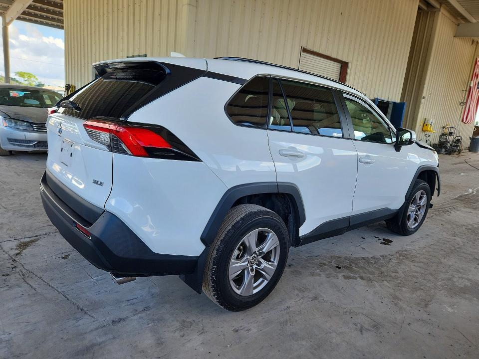 Photo 3 from auction – 2024 TOYOTA RAV4 with VIN 2T3W1RFV3RW335101