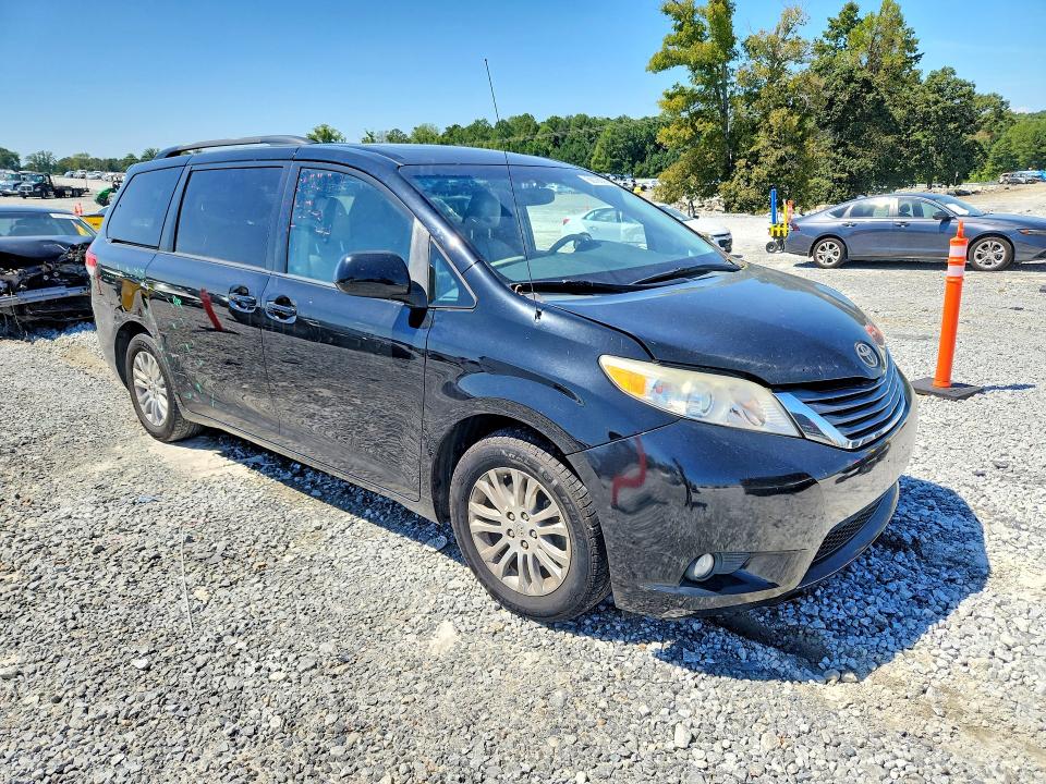 Photo 4 from auction – 2011 TOYOTA SIENNA with VIN 5TDYK3DC0BS160785