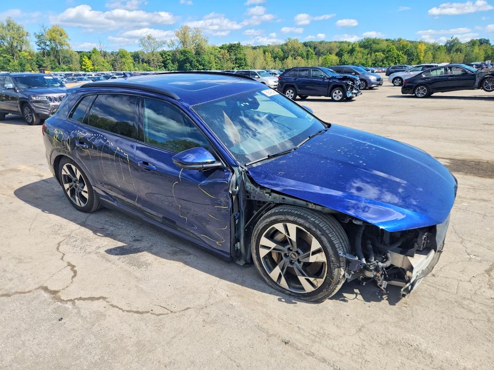 Photo 4 from auction – 2022 AUDI E-TRON with VIN WA1AAAGE1NB033717
