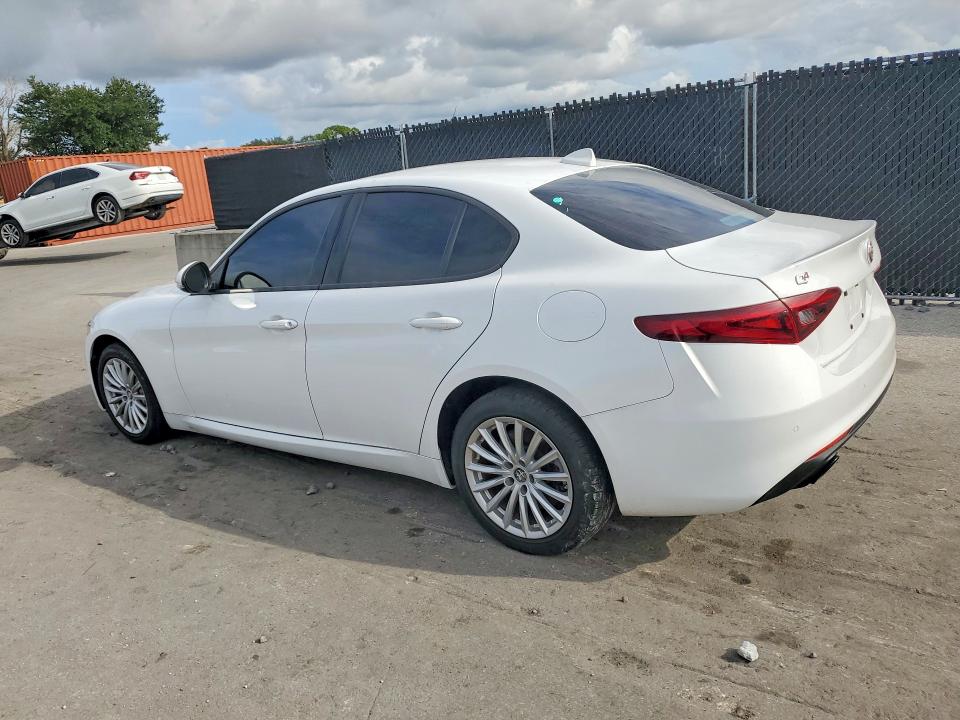 Photo 2 from auction – 2022 ALFA ROMEO GIULIA with VIN ZARFANAN4N7660481