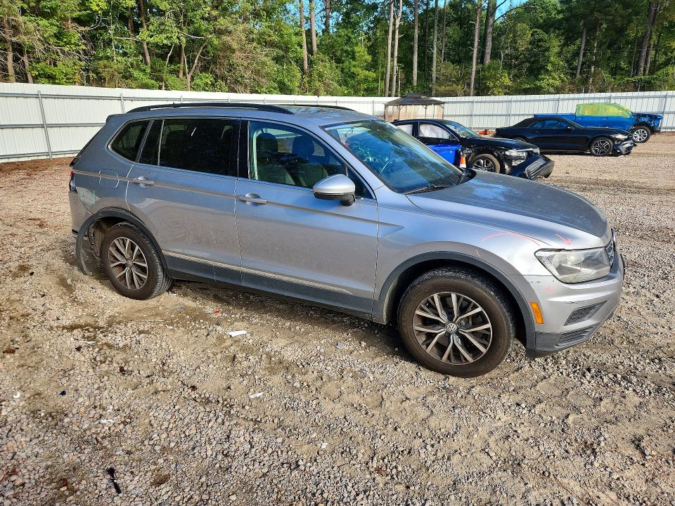 Снимка 4 от търг – 2020 VOLKSWAGEN TIGUAN с VIN 3VV3B7AX2LM057363