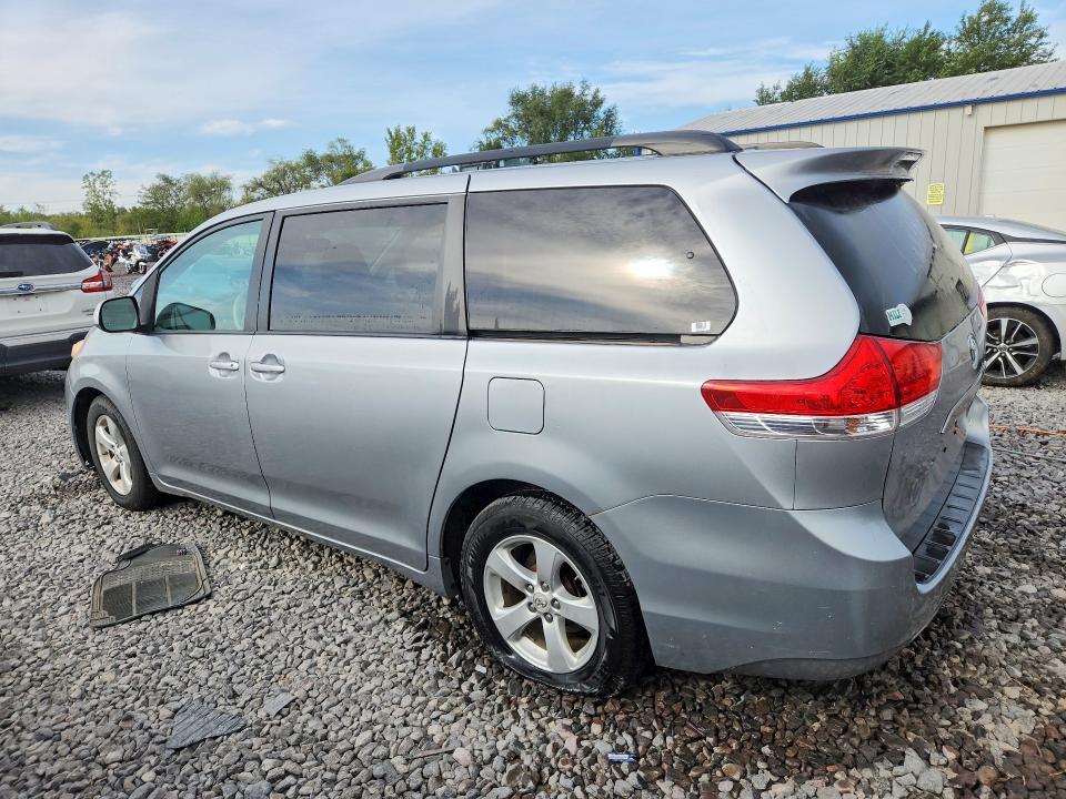 Photo 2 from auction – 2011 TOYOTA SIENNA with VIN 5TDKK3DC2BS111481