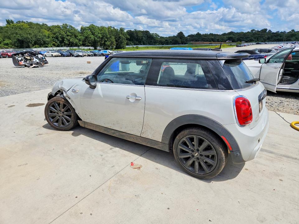 Photo 2 from auction – 2017 MINI COOPER with VIN WMWXP7C57H2A44927