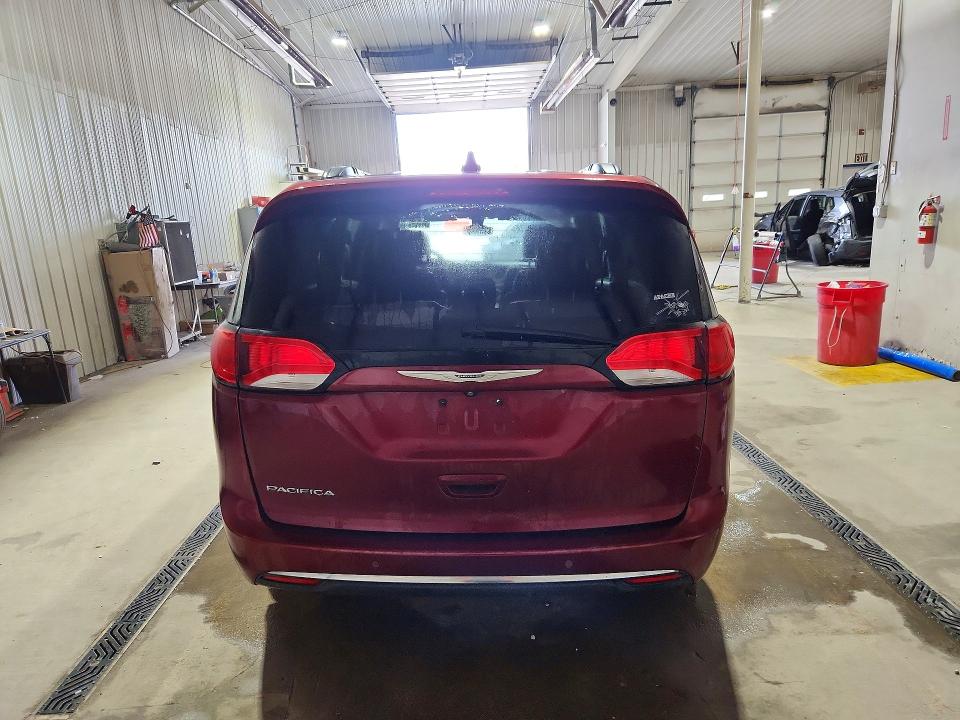 Photo 6 from auction – 2017 CHRYSLER PACIFICA with VIN 2C4RC1BG7HR613104