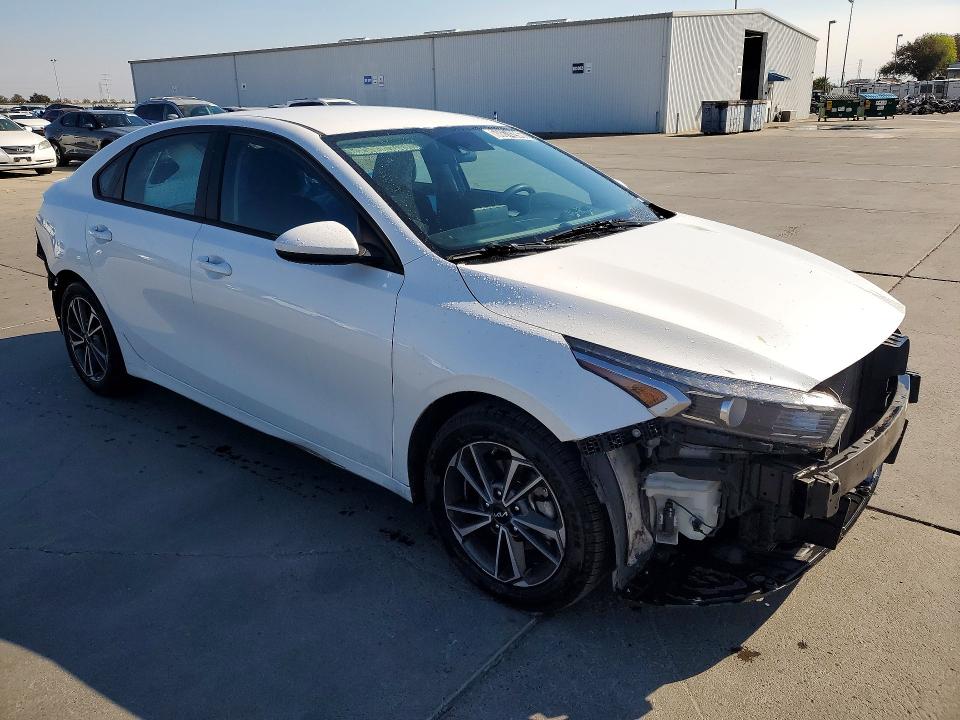 Photo 4 from auction – 2023 KIA FORTE with VIN 3KPF24AD0PE600208