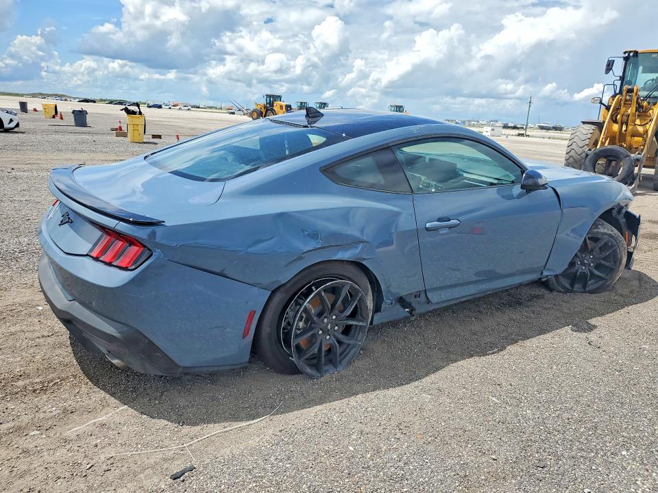 Photo 3 from auction – 2026 FORD MUSTANG with VIN 1FA6P8TH4T5101626