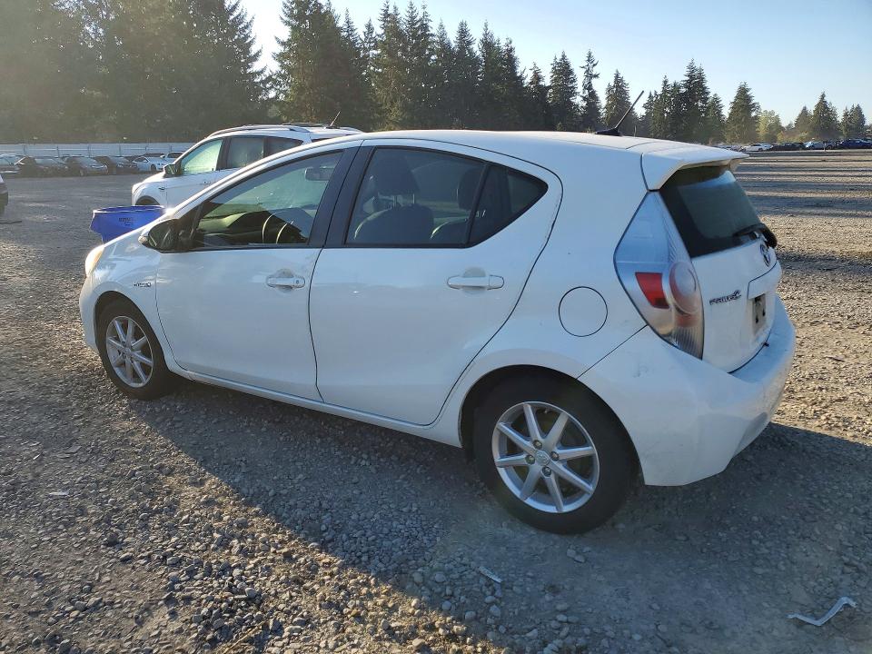 Photo 2 from auction – 2012 TOYOTA PRIUS C with VIN JTDKDTB32C1024370