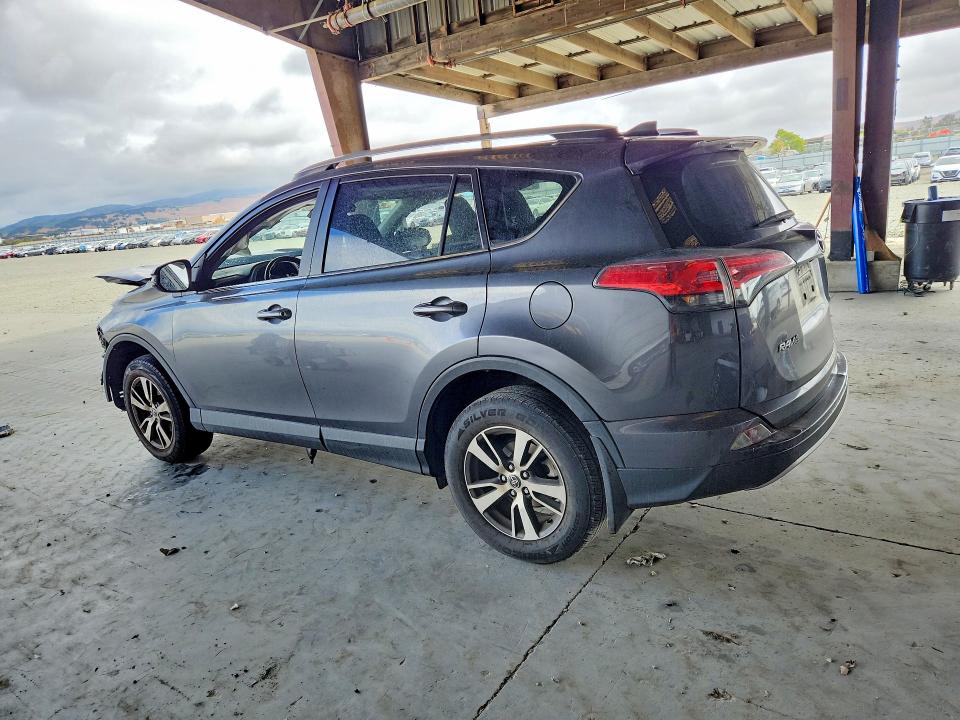 Photo 2 from auction – 2018 TOYOTA RAV4 with VIN JTMWFREVXJJ166071