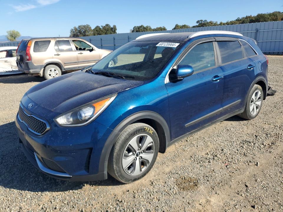 KIA NIRO 2018 مع رقم تعريف المركبة KNDCB3LC3J5211129 - صورة من المزاد