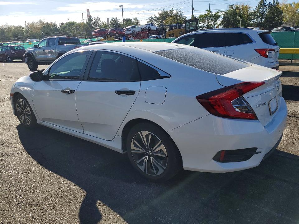 Снимка 2 от търг – 2017 HONDA CIVIC с VIN 19XFC1F70HE032073