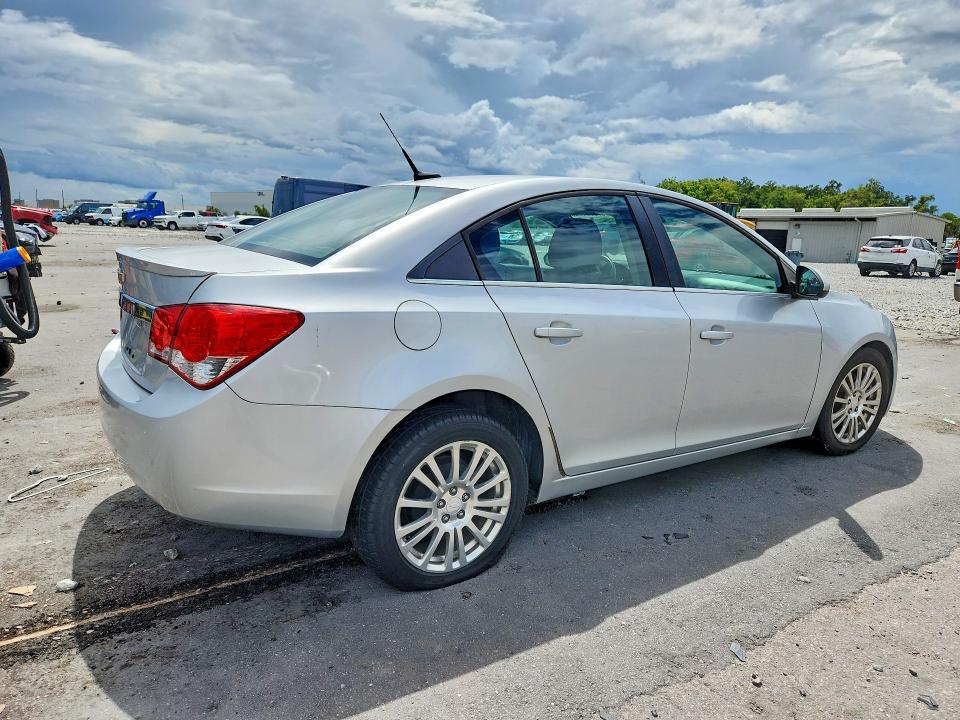 Photo 3 from auction – 2012 CHEVROLET CRUZE with VIN 1G1PJ5SC4C7366144