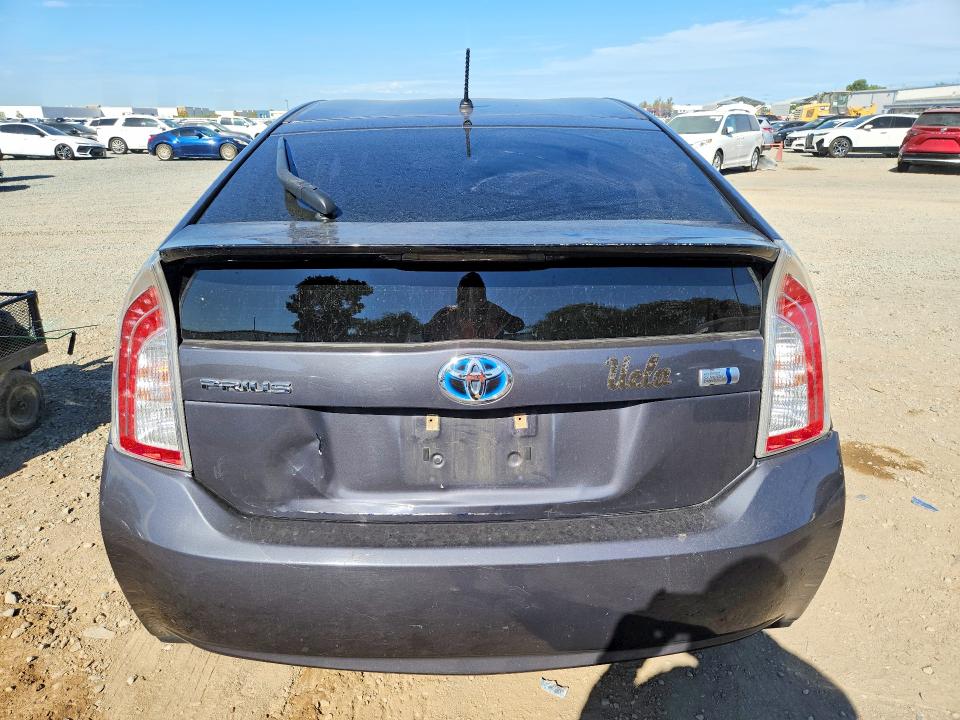 Photo 6 from auction – 2013 TOYOTA PRIUS with VIN JTDKN3DU2D1682260