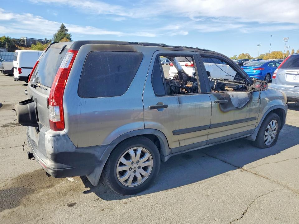 Photo 3 from auction – 2005 HONDA CR-V with VIN JHLRD77825C012577