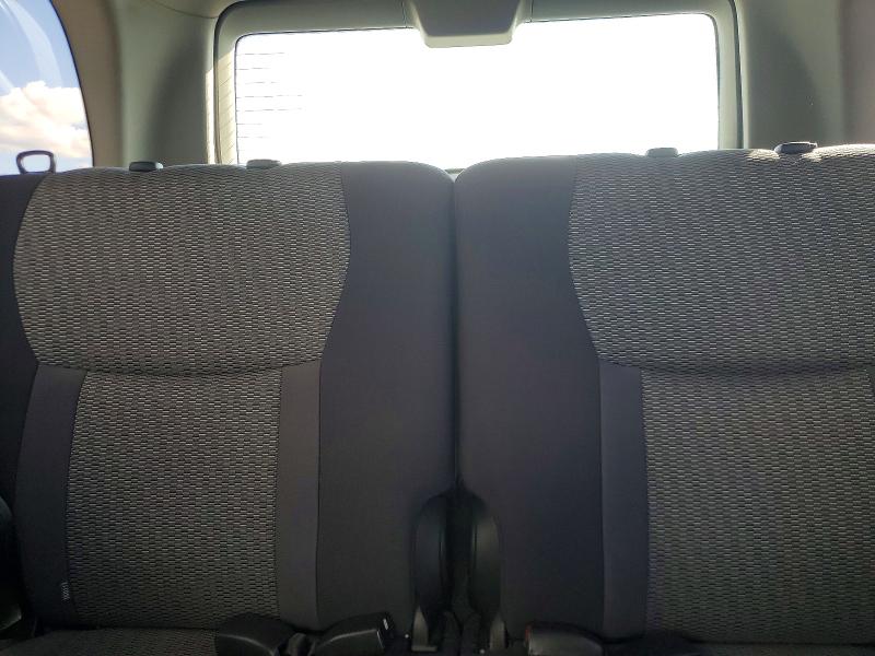 Photo 10 from auction – 2005 TOYOTA RAV4 with VIN JTEHD20V950043138
