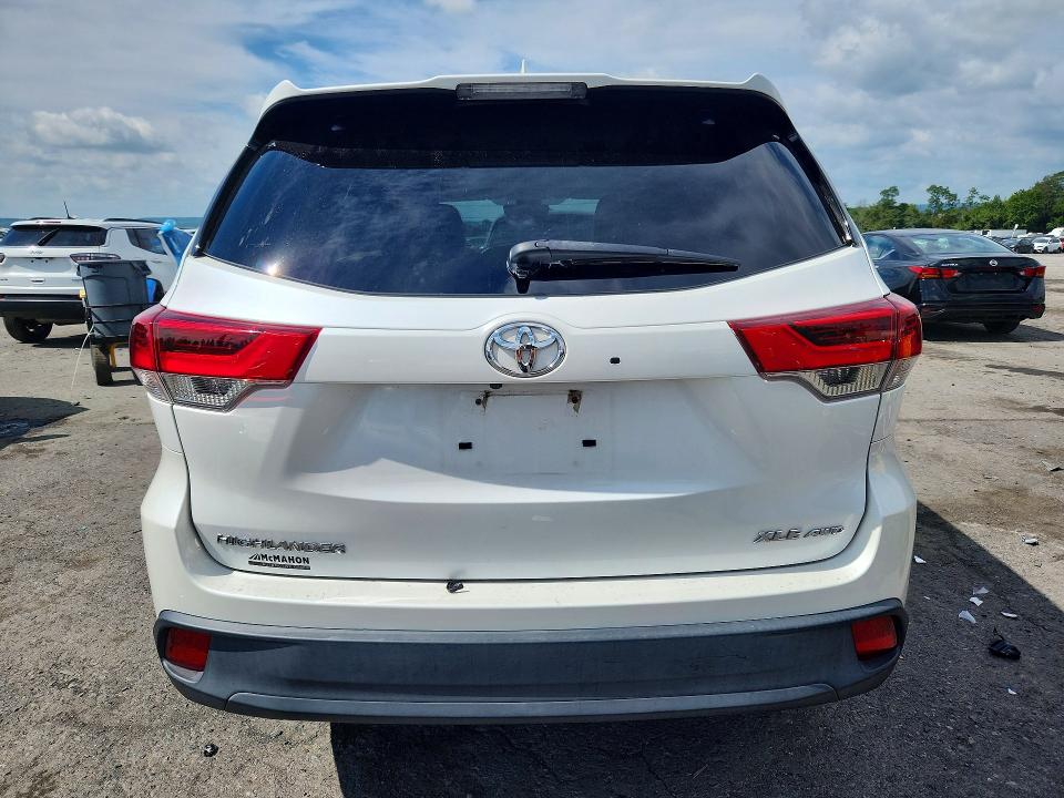 Photo 6 from auction – 2017 TOYOTA HIGHLANDER with VIN 5TDJZRFH2HS416314