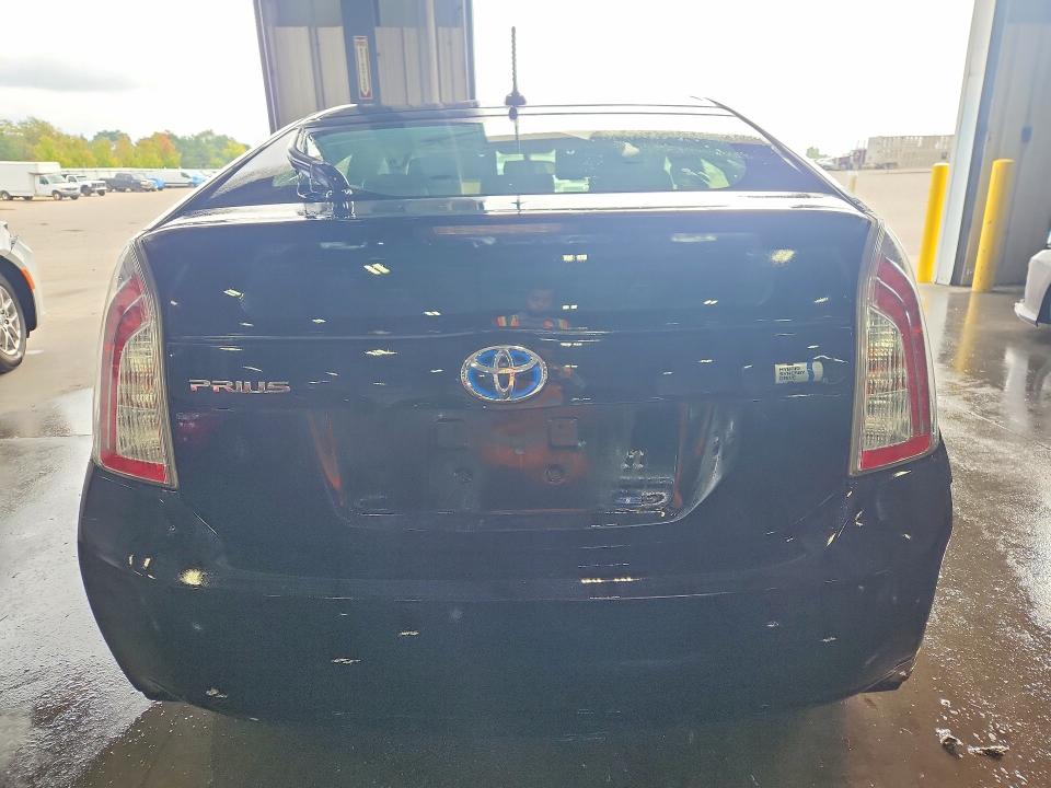 Фото 6 с аукциона – 2015 TOYOTA PRIUS с VIN JTDKN3DU2F1902676