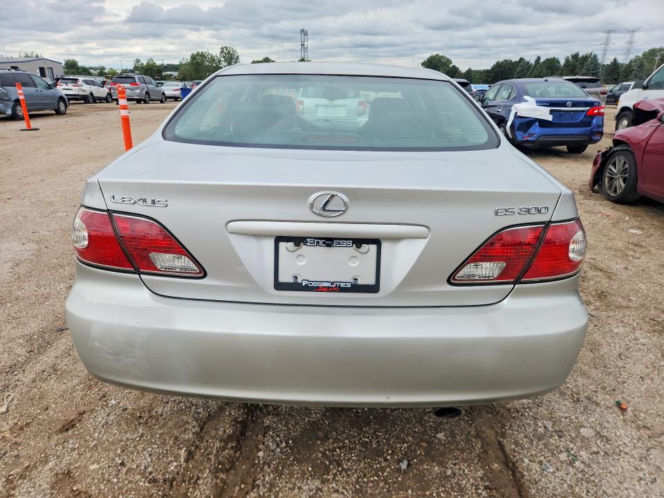 Foto 6 de la subasta – 2002 LEXUS ES con VIN JTHBF30G020053465