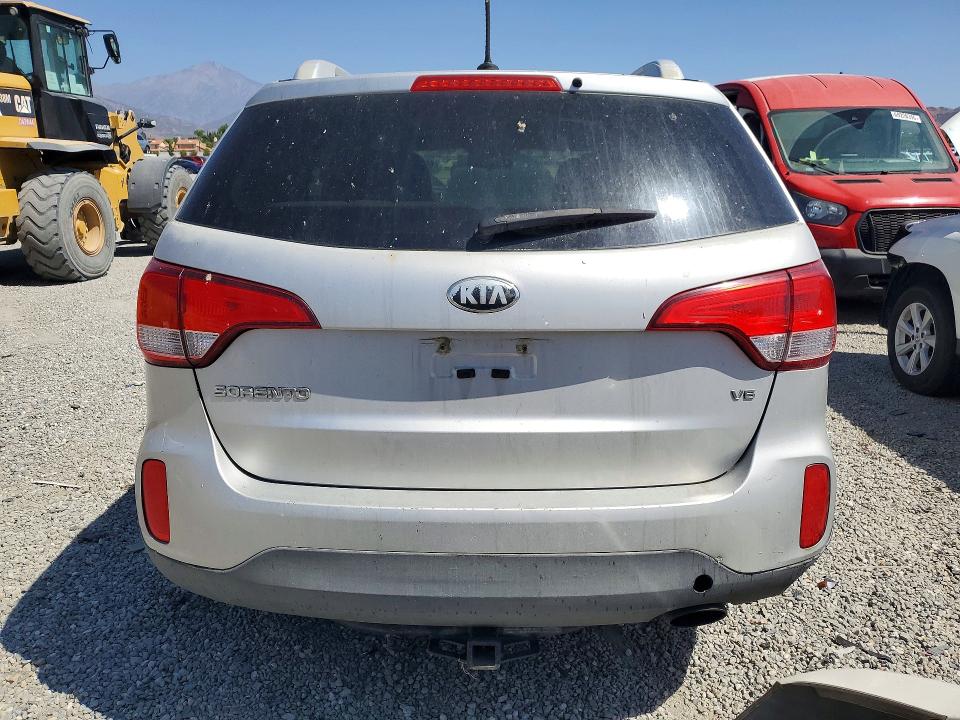 Photo 6 from auction – 2015 KIA SORENTO with VIN 5XYKTDA78FG600254