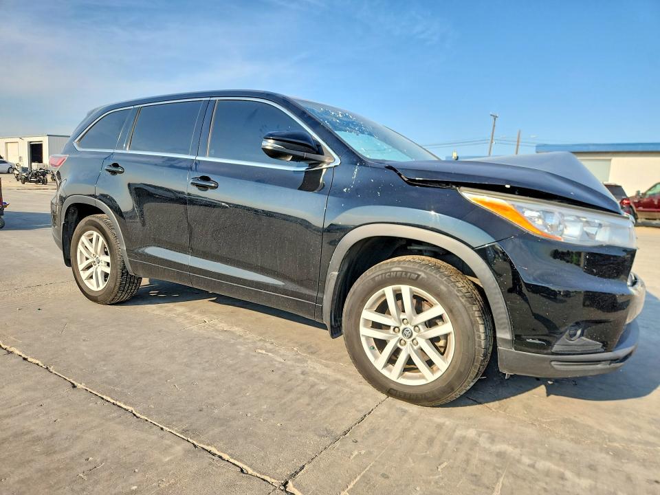 Photo 4 from auction – 2016 TOYOTA HIGHLANDER with VIN 5TDBKRFHXGS337769