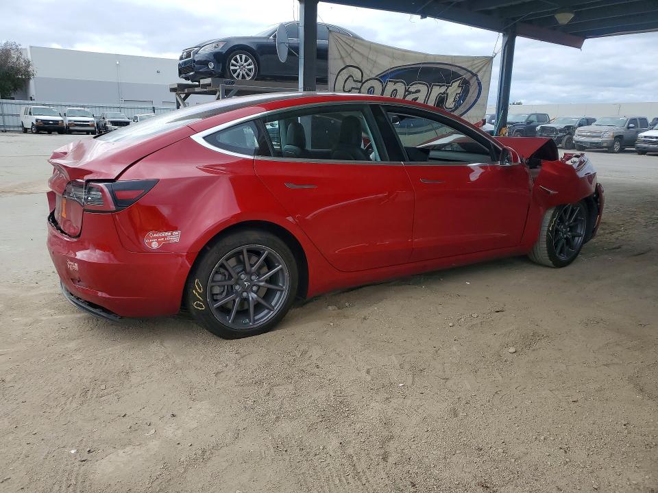 Foto 3 de la subasta – 2018 TESLA MODEL 3 con VIN 5YJ3E1EA2JF030707