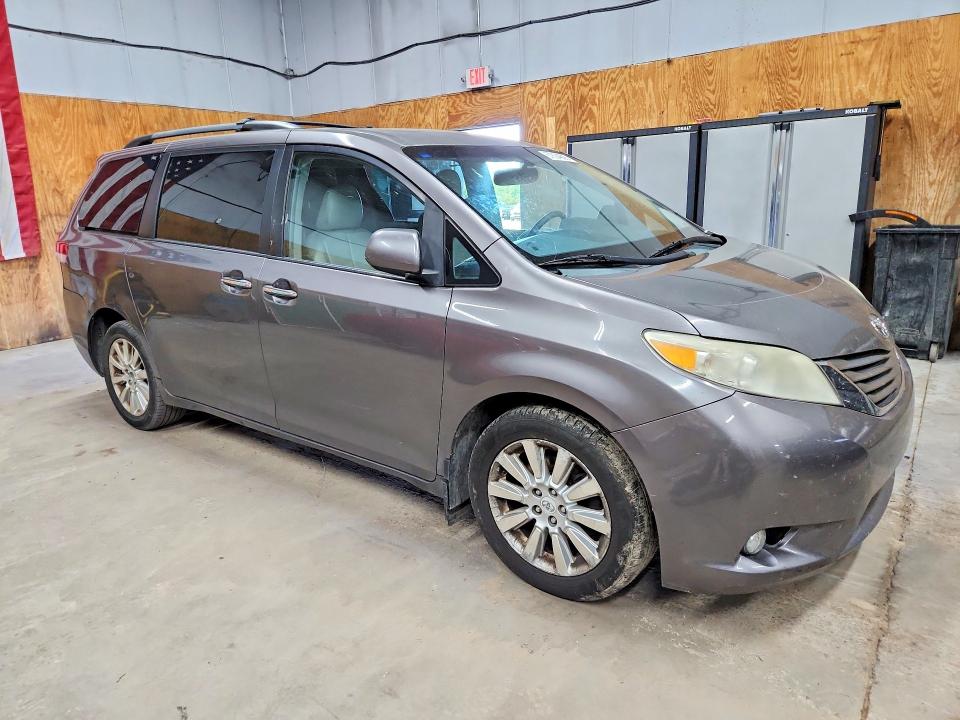 Photo 4 from auction – 2011 TOYOTA SIENNA with VIN 5TDDK3DC1BS007198