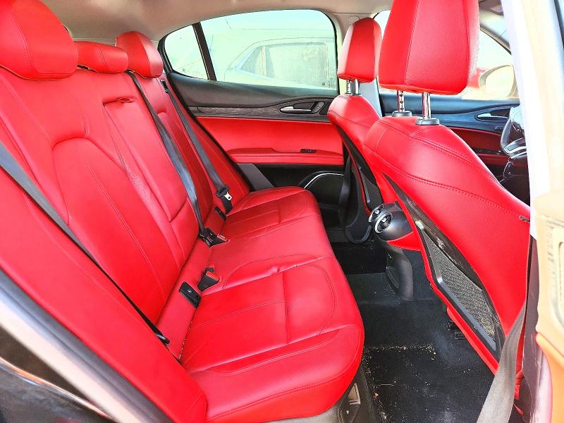 Photo 10 from auction – 2020 ALFA ROMEO STELVIO with VIN ZASPAKAN3L7C98368
