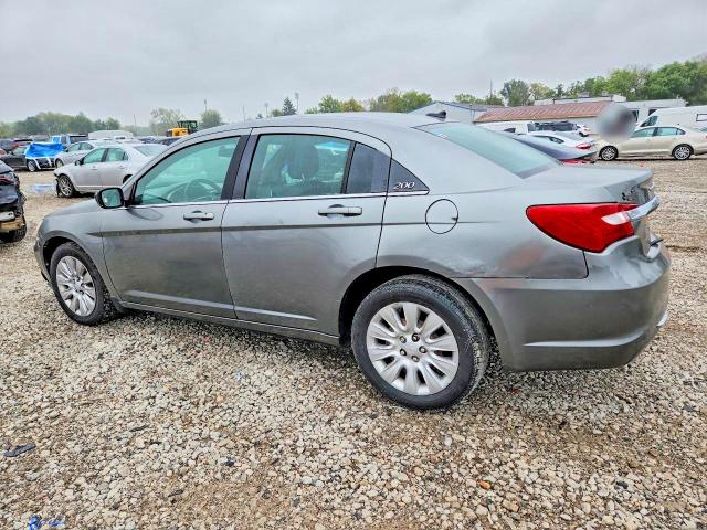 Снимка 2 от търг – 2012 CHRYSLER 200 с VIN 1C3CCBAB3CN222799