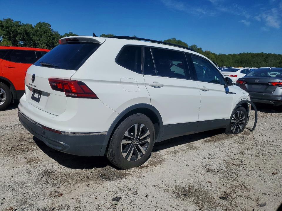 Снимка 3 от търг – 2024 VOLKSWAGEN TIGUAN с VIN 3VVRB7AX2RM158373