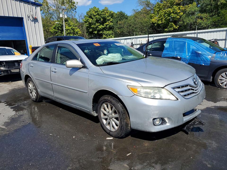 Снимка 4 от търг – 2011 TOYOTA CAMRY с VIN 4T1BF3EK0BU191185