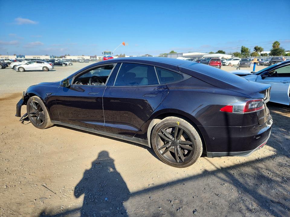 Photo 2 from auction – 2015 TESLA MODEL S with VIN 5YJSA1E22FF116431