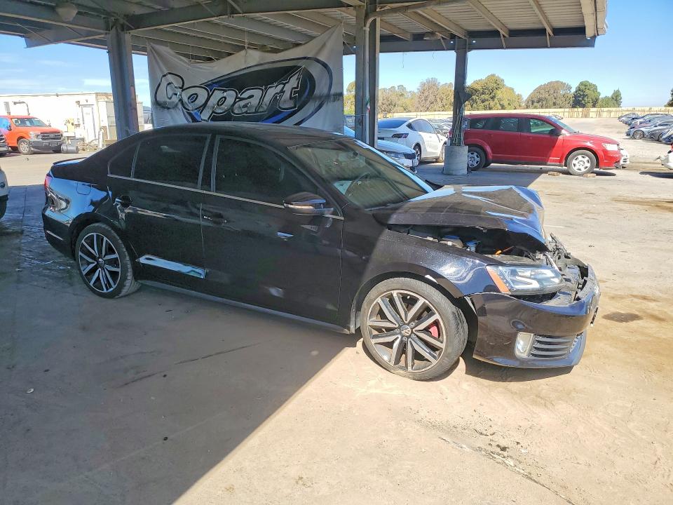 Photo 4 from auction – 2013 VOLKSWAGEN JETTA with VIN 3VW5T7AJ6DM449681