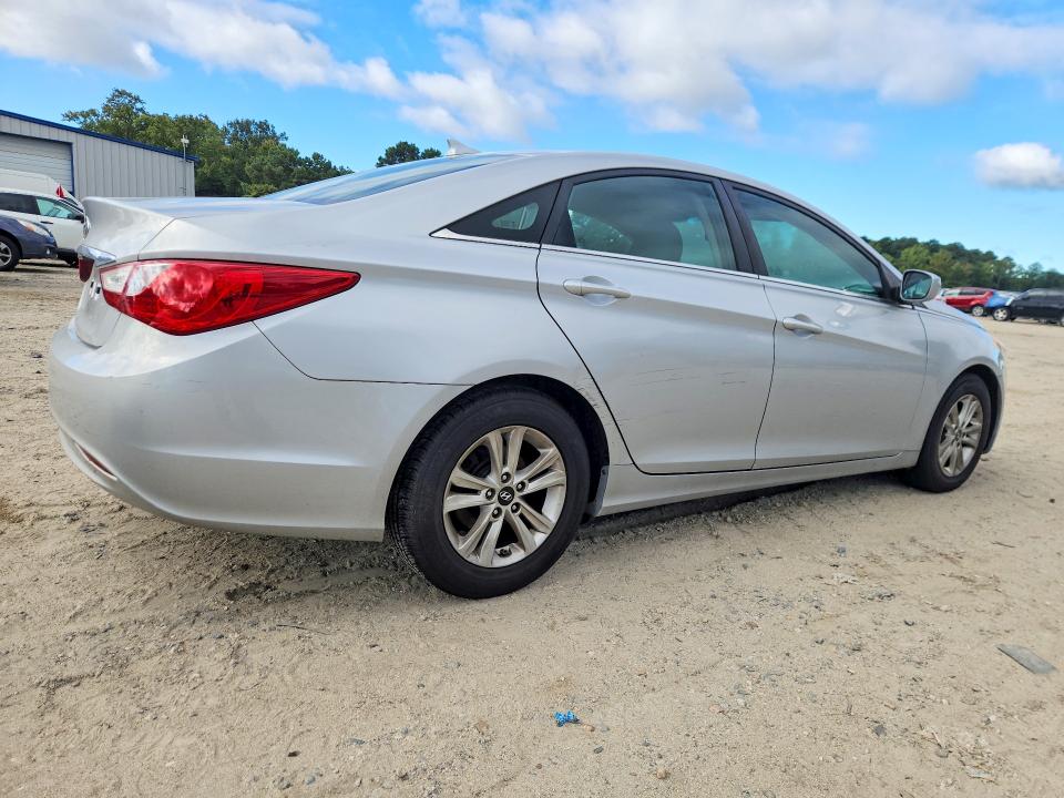 Снимка 3 от търг – 2013 HYUNDAI SONATA с VIN 5NPEB4AC0DH773270