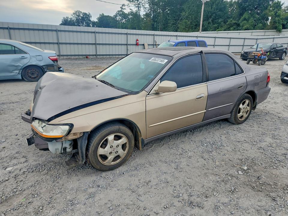 Photo 1 from auction – 2000 HONDA ACCORD with VIN JHMCG5652YC011888
