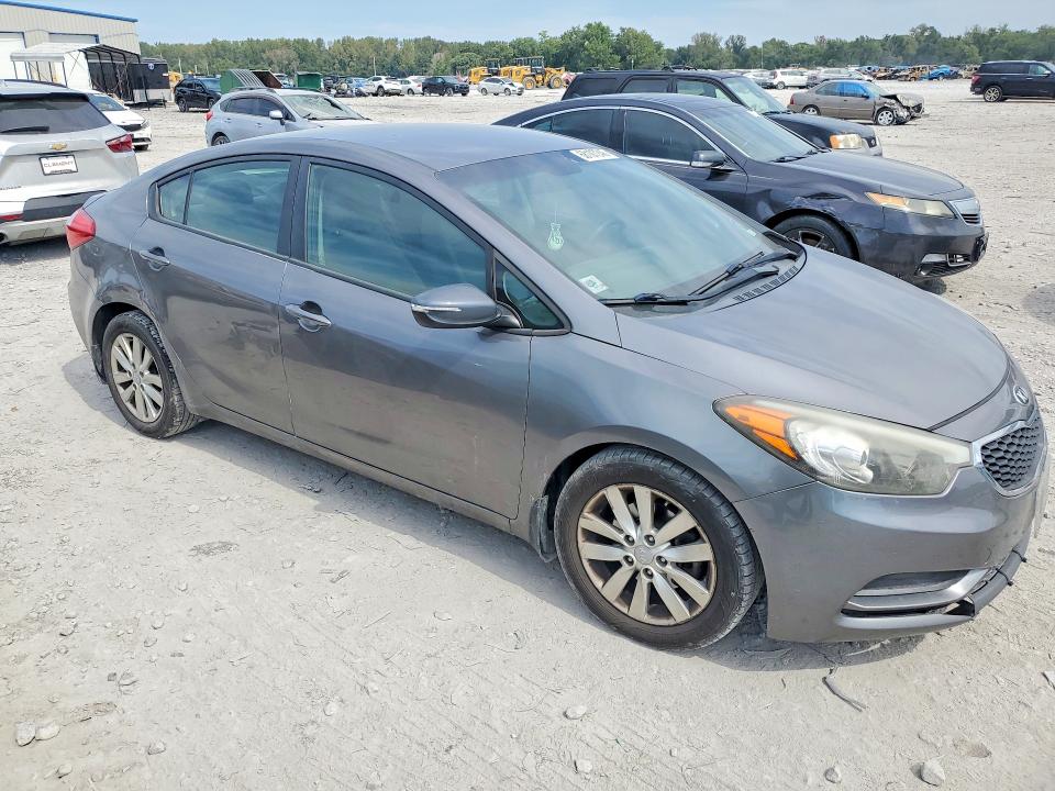 Zdjęcie 4 z aukcji – 2016 KIA FORTE z VIN KNAFX4A6XG5468036